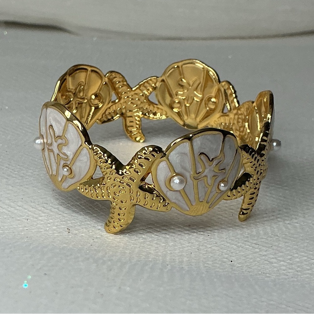 🌊 White Enamel Shell & Starfish GoldTone Cuff Bracelet